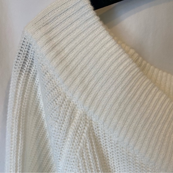 🤍 Zaful Creamy White Cozy off the shoulder Sweater - scoop neck one size - new - Picture 3 of 8
